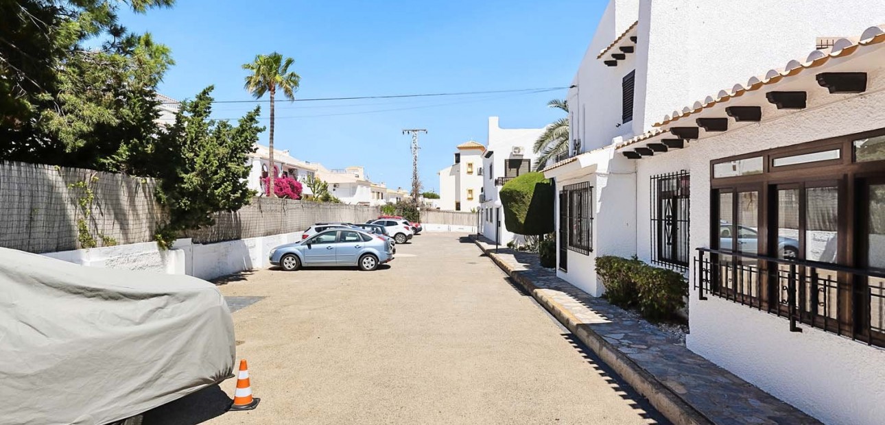Herverkoop - Herenhuis -
Orihuela Costa - Cabo Roig