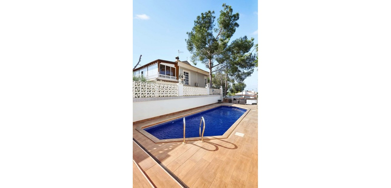 Herverkoop - Detached Villa -
Pinar de Campoverde - Pinar de Campoverde - Village