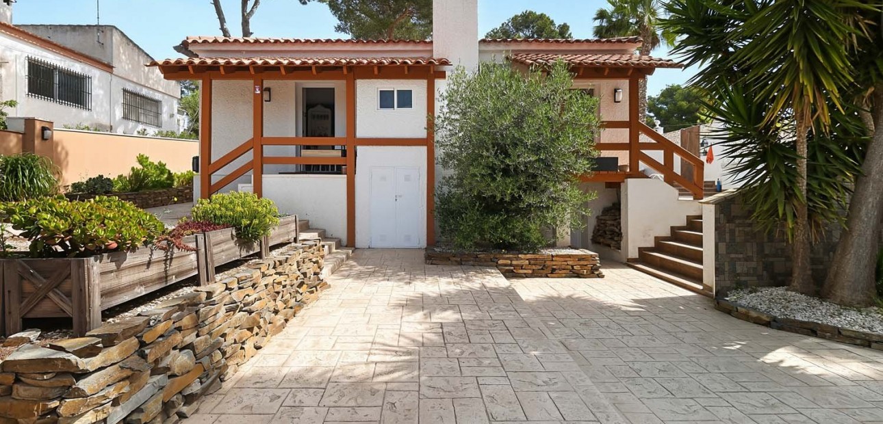 Herverkoop - Detached Villa -
Pinar de Campoverde - Pinar de Campoverde - Village
