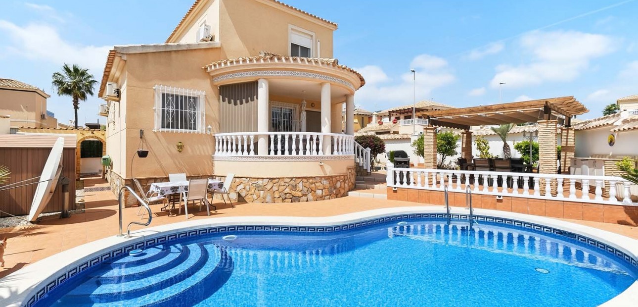 Herverkoop - Detached Villa -
Pinar de Campoverde - Pinar de Campoverde - Village