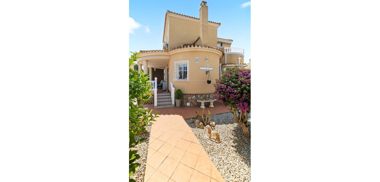 Herverkoop - Detached Villa -
Pinar de Campoverde - Pinar de Campoverde - Village