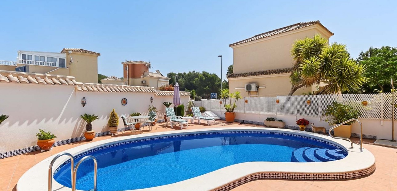 Herverkoop - Detached Villa -
Pinar de Campoverde - Pinar de Campoverde - Village