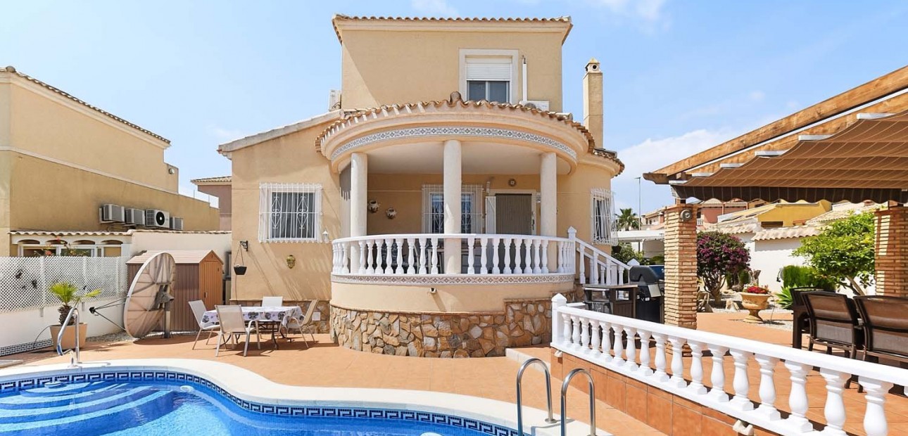 Herverkoop - Detached Villa -
Pinar de Campoverde - Pinar de Campoverde - Village