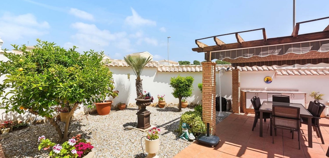 Herverkoop - Detached Villa -
Pinar de Campoverde - Pinar de Campoverde - Village
