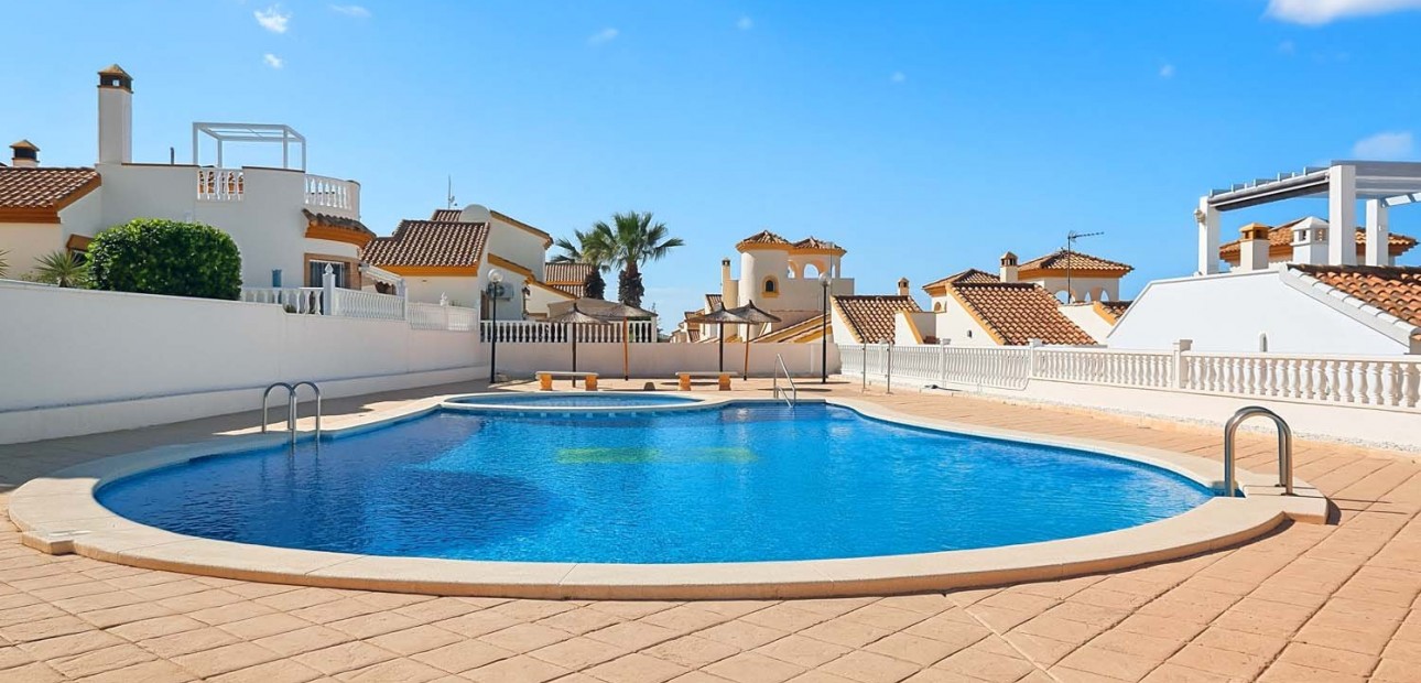 Herverkoop - Detached Villa -
Pinar de Campoverde - Pinar de Campoverde - Village
