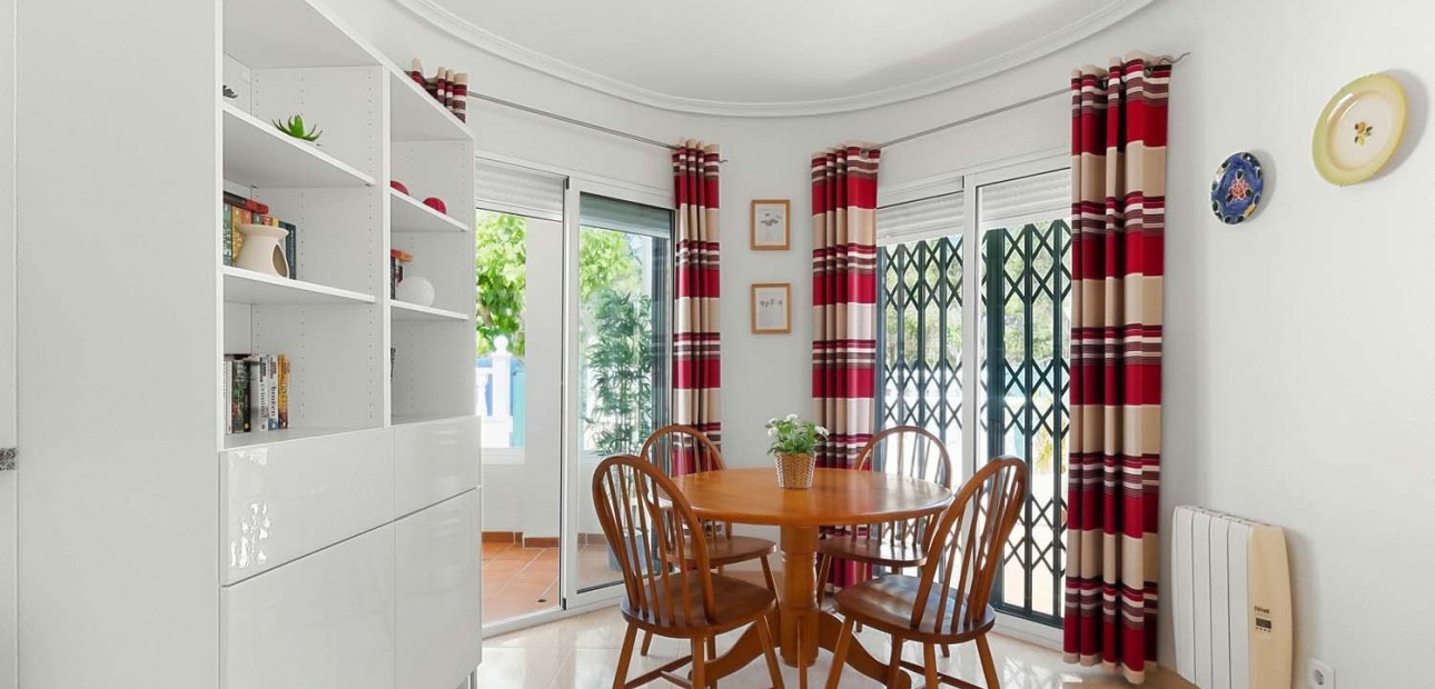 Herverkoop - Detached Villa -
Pinar de Campoverde - Pinar de Campoverde - Village