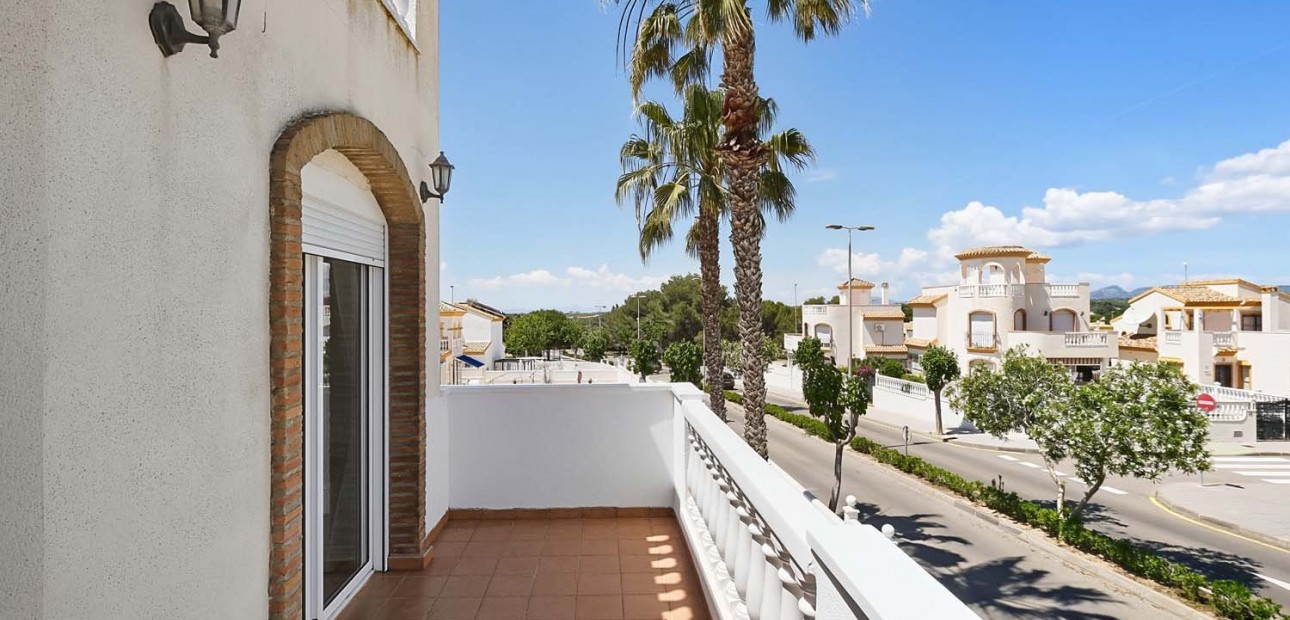 Herverkoop - Detached Villa -
Pinar de Campoverde - Pinar de Campoverde - Village