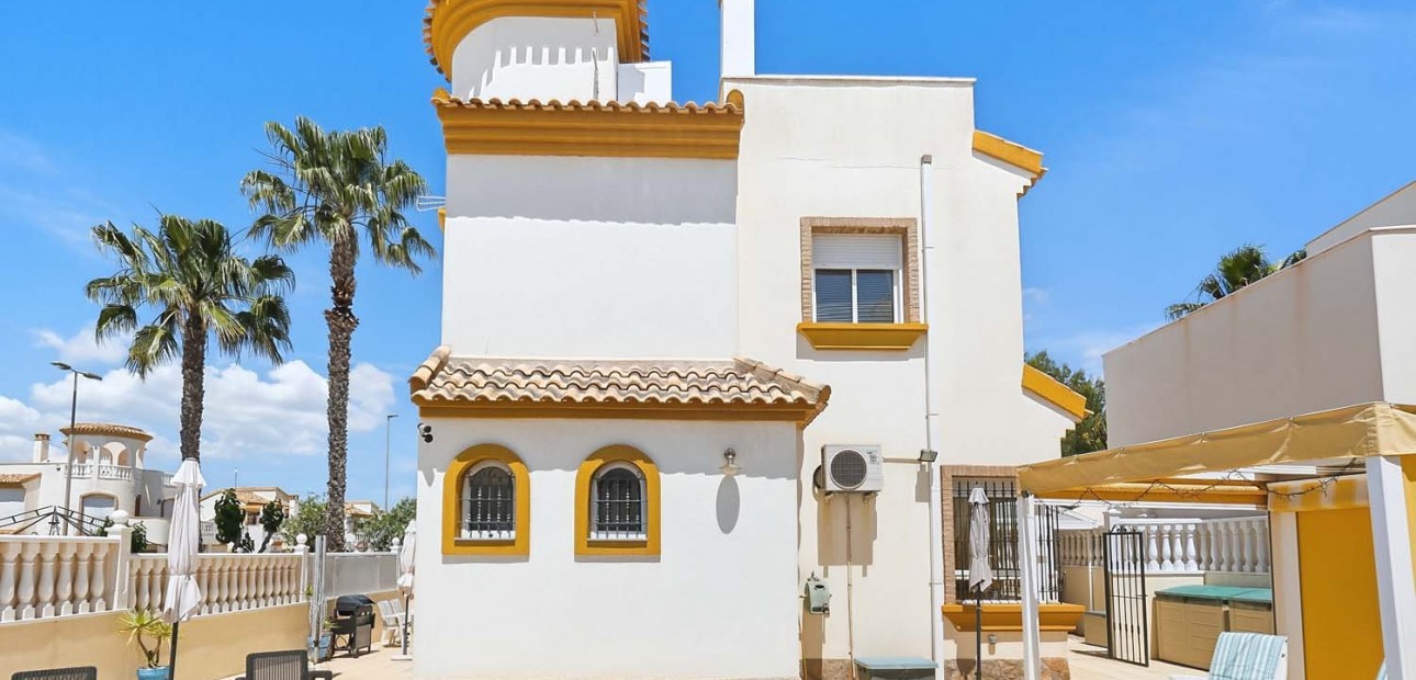 Herverkoop - Detached Villa -
Pinar de Campoverde - Pinar de Campoverde - Village