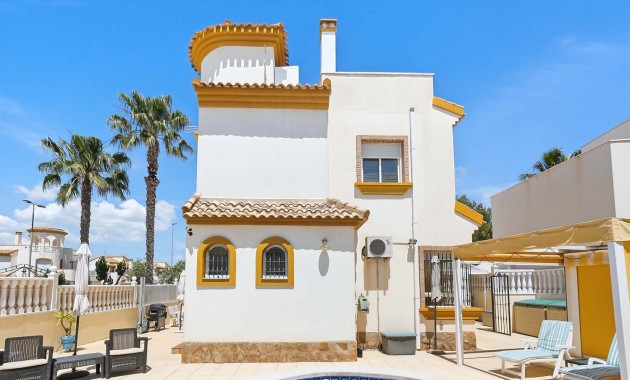 Herverkoop - Detached Villa -
Pinar de Campoverde - Pinar de Campoverde - Village