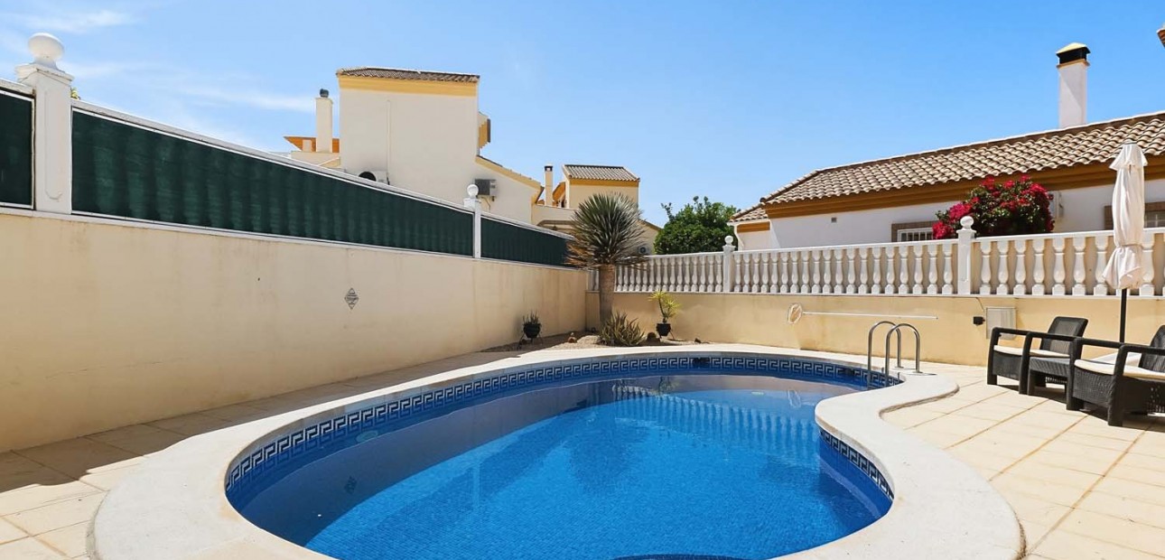 Herverkoop - Detached Villa -
Pinar de Campoverde - Pinar de Campoverde - Village