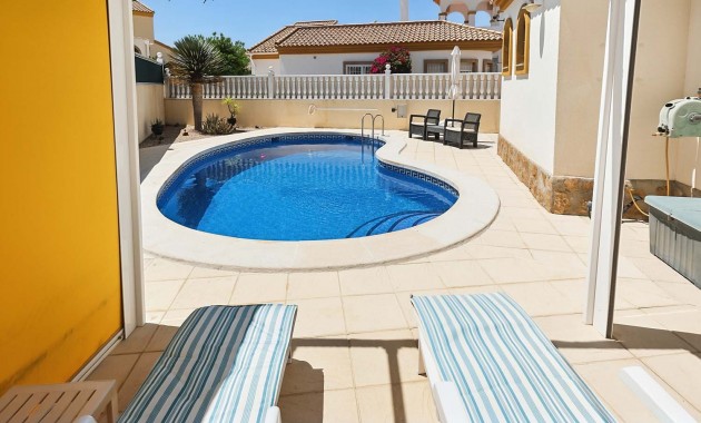 Herverkoop - Detached Villa -
Pinar de Campoverde - Pinar de Campoverde - Village