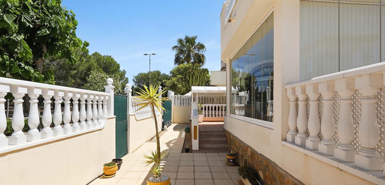 Herverkoop - Detached Villa -
Pinar de Campoverde - Pinar de Campoverde - Village