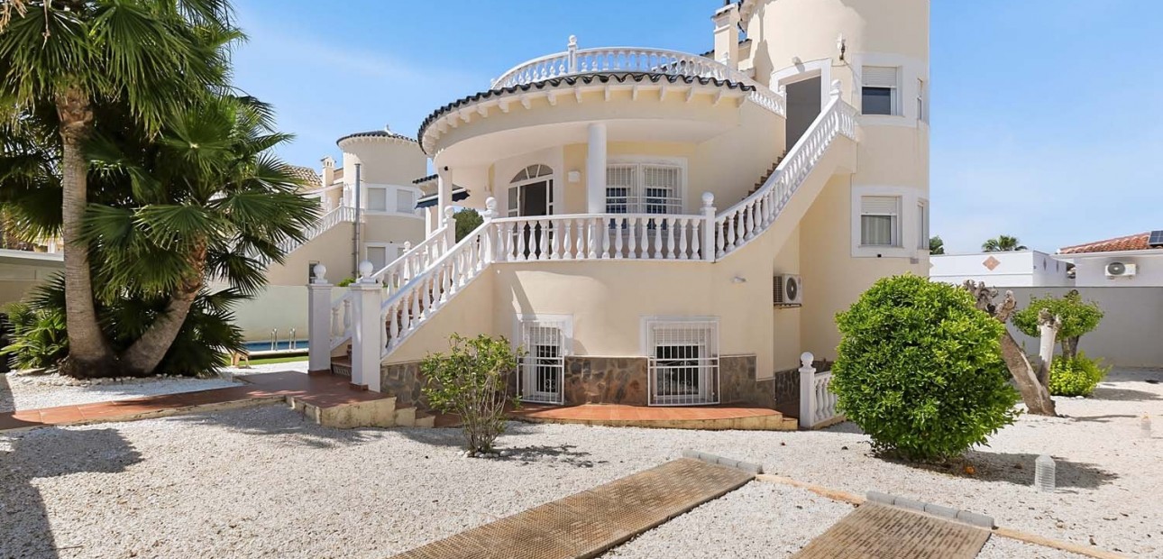 Herverkoop - Detached Villa -
Pinar de Campoverde - Pinar de Campoverde - Village
