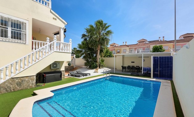 Herverkoop - Detached Villa -
Pinar de Campoverde - Pinar de Campoverde - Village