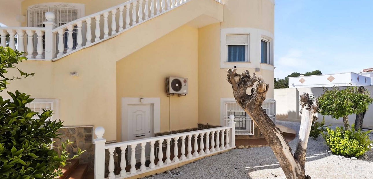 Herverkoop - Detached Villa -
Pinar de Campoverde - Pinar de Campoverde - Village