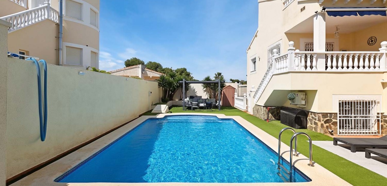 Herverkoop - Detached Villa -
Pinar de Campoverde - Pinar de Campoverde - Village