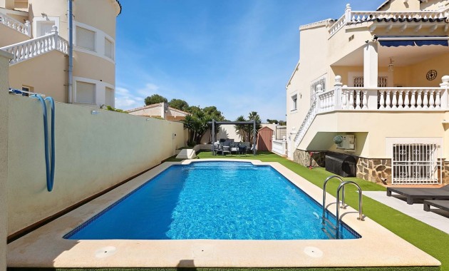 Herverkoop - Detached Villa -
Pinar de Campoverde - Pinar de Campoverde - Village