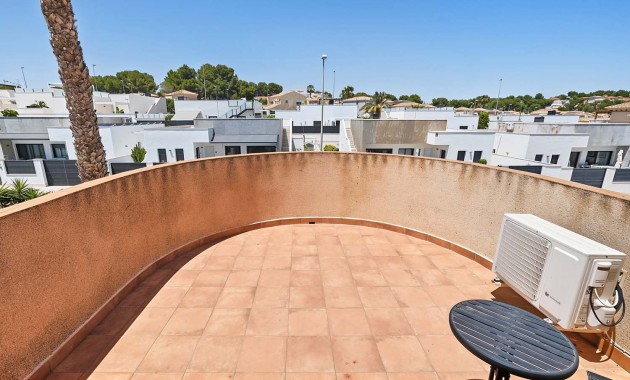 Herverkoop - Detached Villa -
Pinar de Campoverde - Pinar de Campoverde - Village