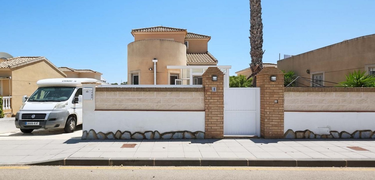 Herverkoop - Detached Villa -
Pinar de Campoverde - Pinar de Campoverde - Village