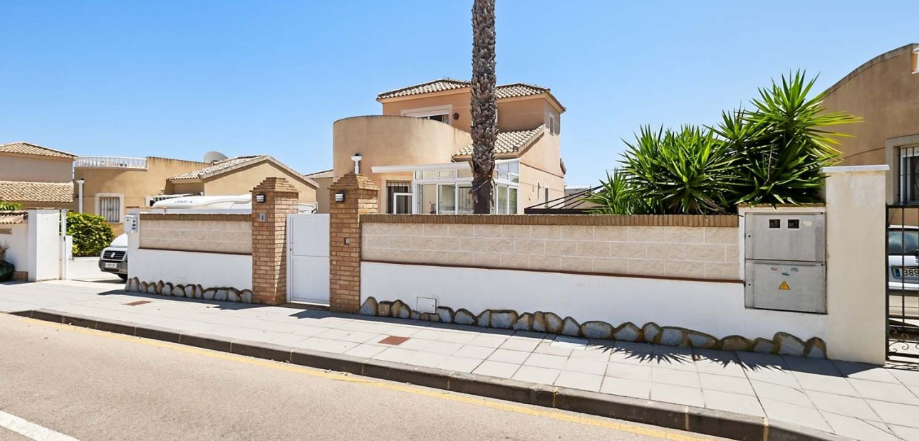 Herverkoop - Detached Villa -
Pinar de Campoverde - Pinar de Campoverde - Village