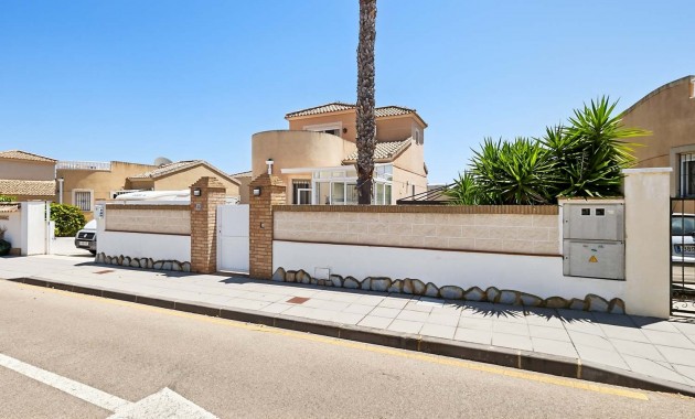 Herverkoop - Detached Villa -
Pinar de Campoverde - Pinar de Campoverde - Village