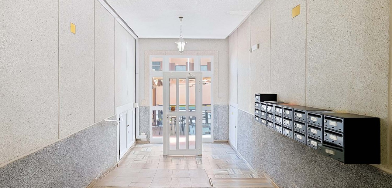 Herverkoop - Appartement / flat -
Torrevieja - Torre La Mata