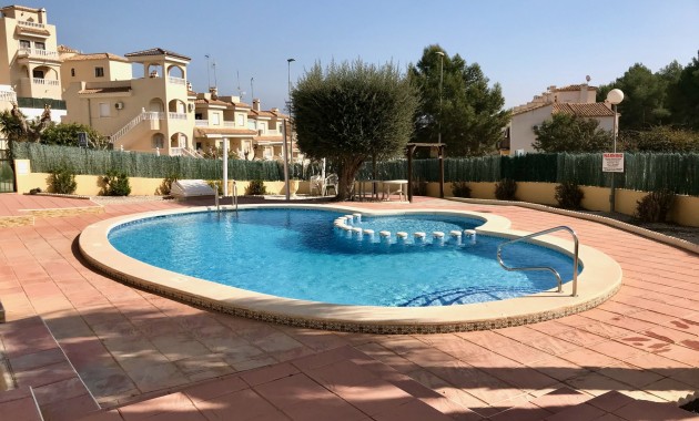 Herverkoop - Herenhuis -
Pinar de Campoverde - Pinar de Campoverde - Village