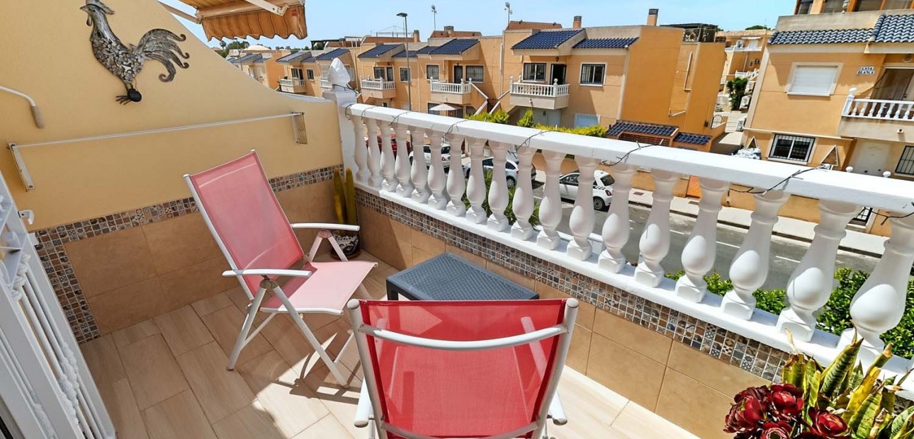 Herverkoop - Herenhuis -
Pinar de Campoverde - Pinar de Campoverde - Village