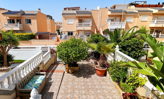 Herverkoop - Herenhuis -
Pinar de Campoverde - Pinar de Campoverde - Village