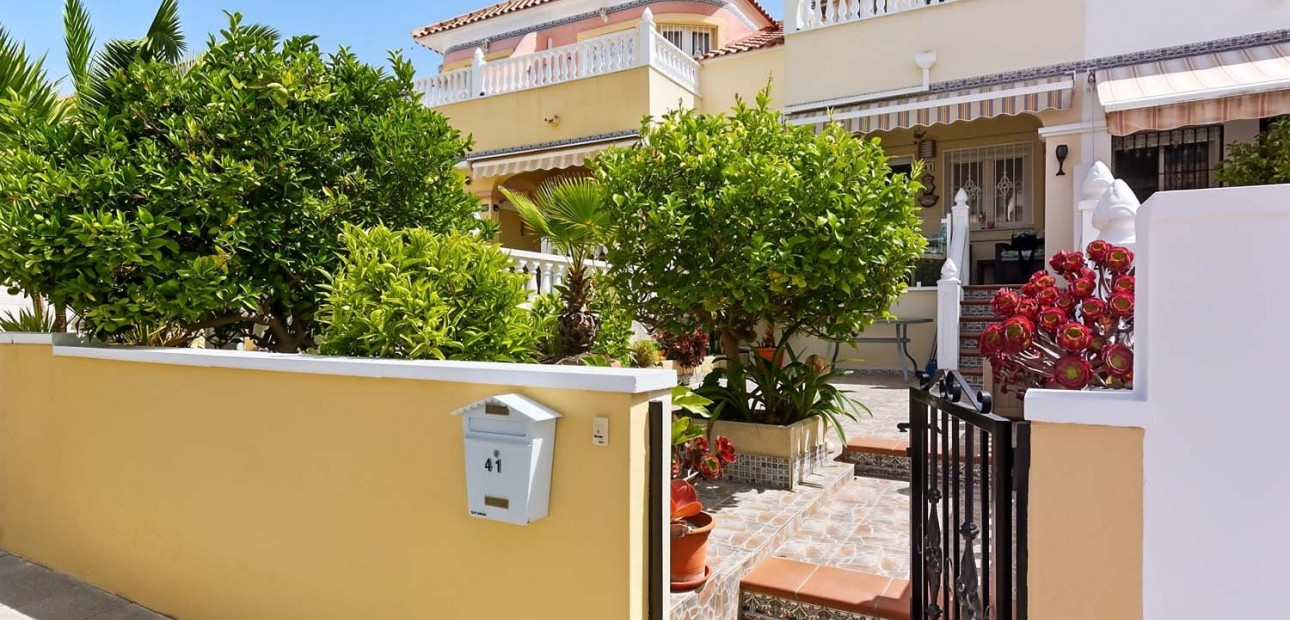 Herverkoop - Herenhuis -
Pinar de Campoverde - Pinar de Campoverde - Village