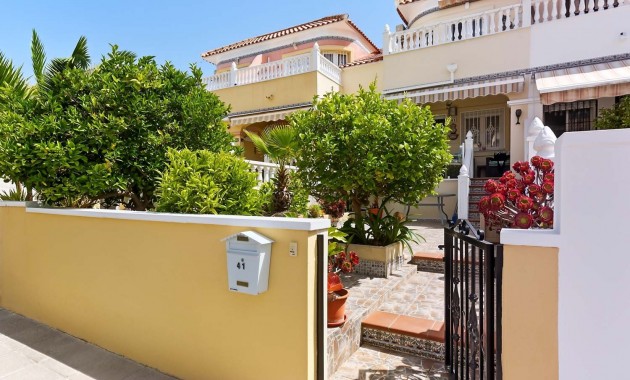 Herverkoop - Herenhuis -
Pinar de Campoverde - Pinar de Campoverde - Village