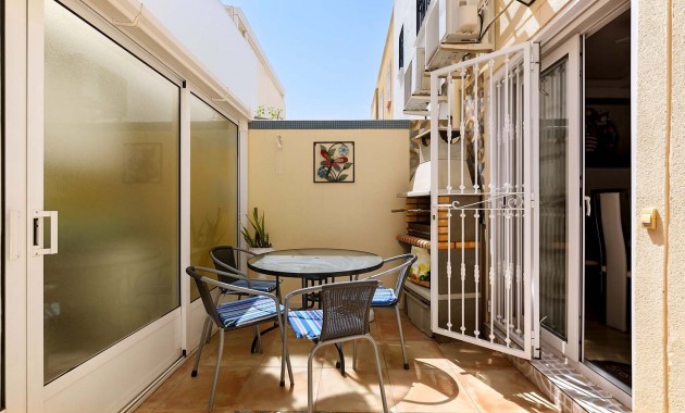 Herverkoop - Herenhuis -
Pinar de Campoverde - Pinar de Campoverde - Village