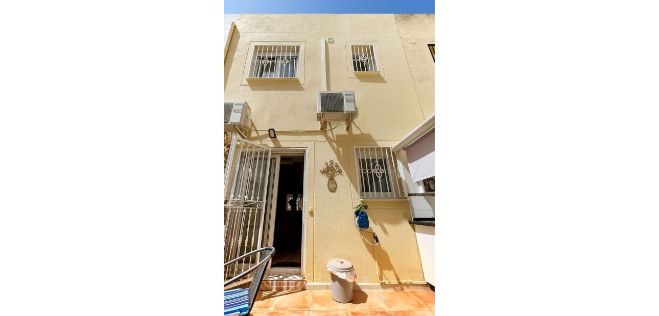 Herverkoop - Herenhuis -
Pinar de Campoverde - Pinar de Campoverde - Village