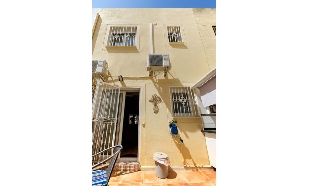 Herverkoop - Herenhuis -
Pinar de Campoverde - Pinar de Campoverde - Village