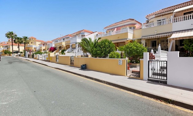 Herverkoop - Herenhuis -
Pinar de Campoverde - Pinar de Campoverde - Village