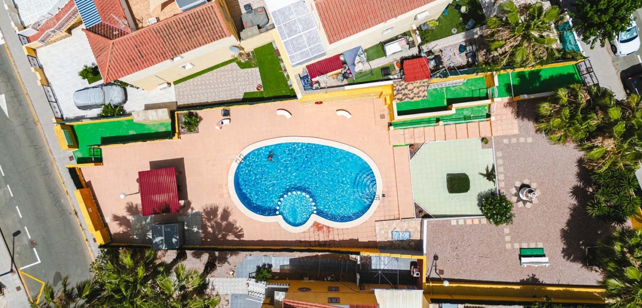 Herverkoop - Herenhuis -
Pinar de Campoverde - Pinar de Campoverde - Village