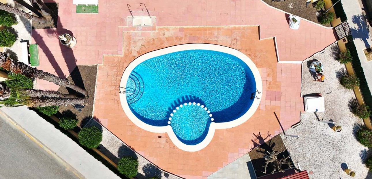 Herverkoop - Herenhuis -
Pinar de Campoverde - Pinar de Campoverde - Village