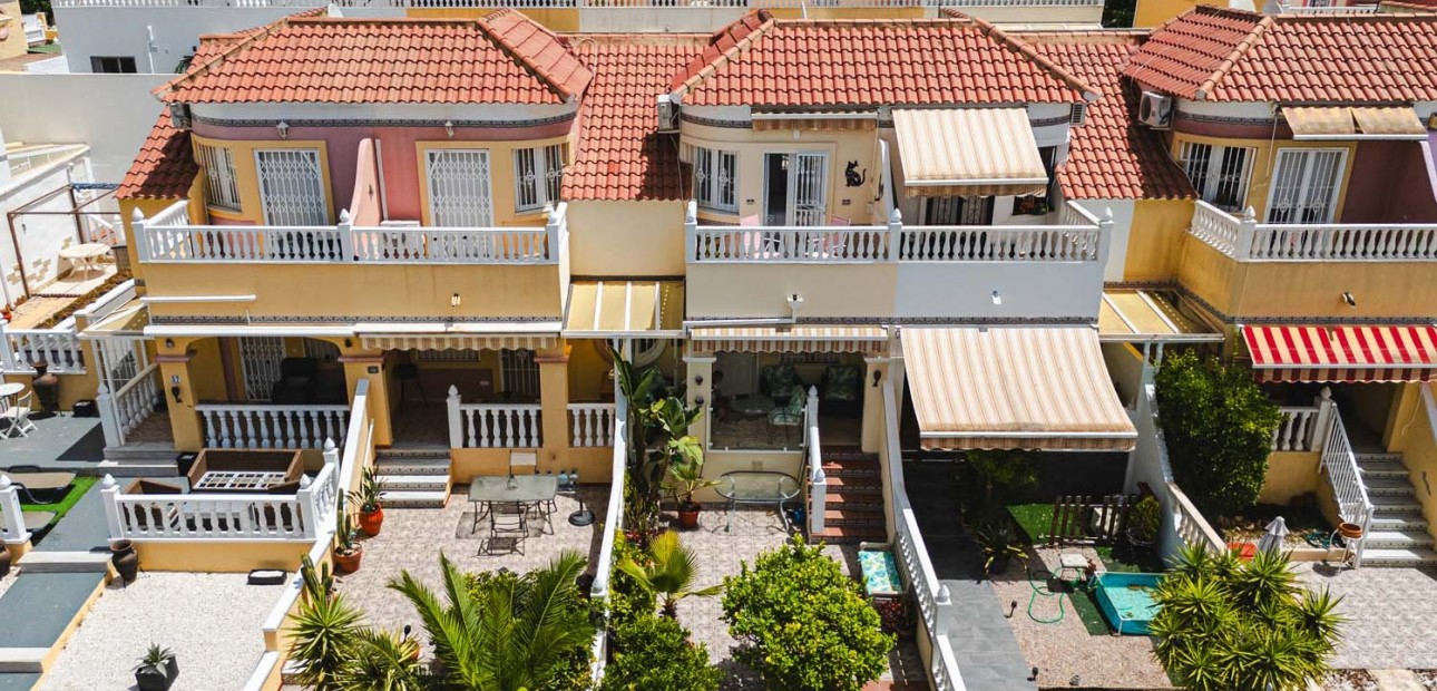 Herverkoop - Herenhuis -
Pinar de Campoverde - Pinar de Campoverde - Village