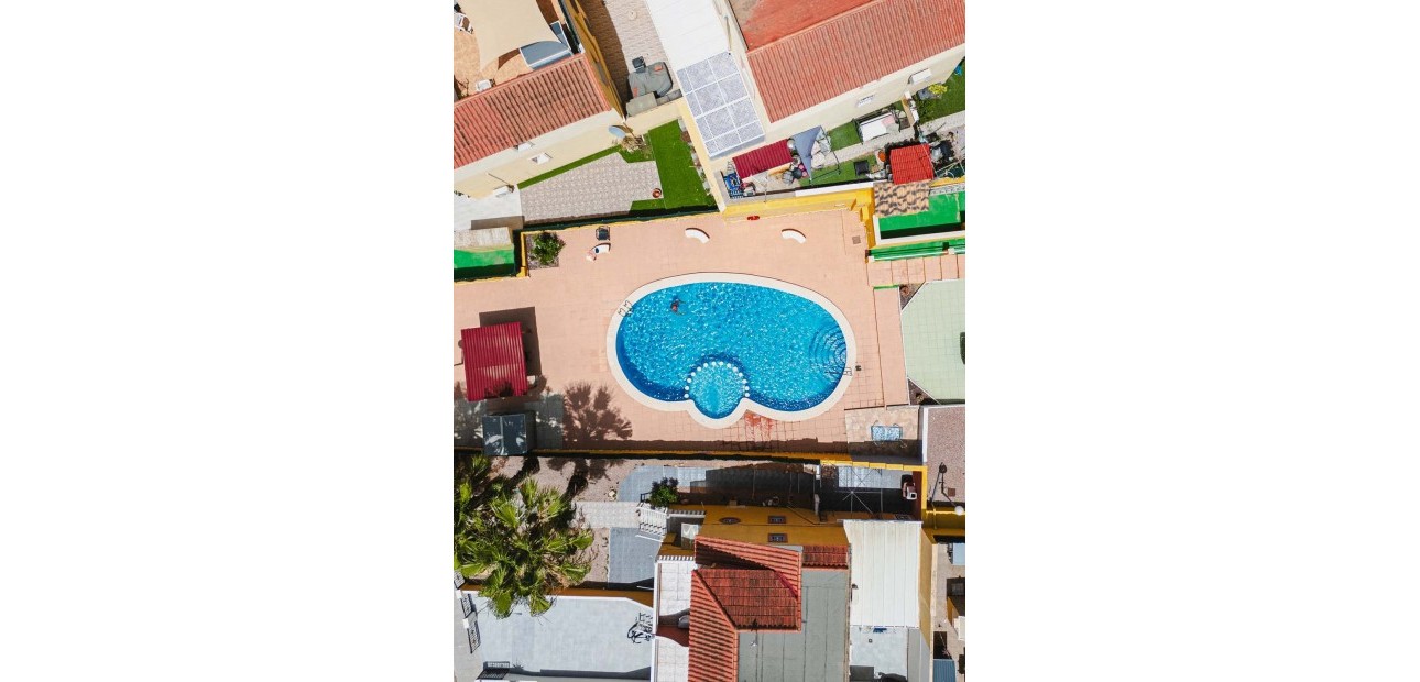 Herverkoop - Herenhuis -
Pinar de Campoverde - Pinar de Campoverde - Village