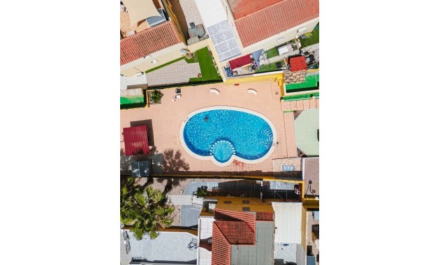 Herverkoop - Herenhuis -
Pinar de Campoverde - Pinar de Campoverde - Village