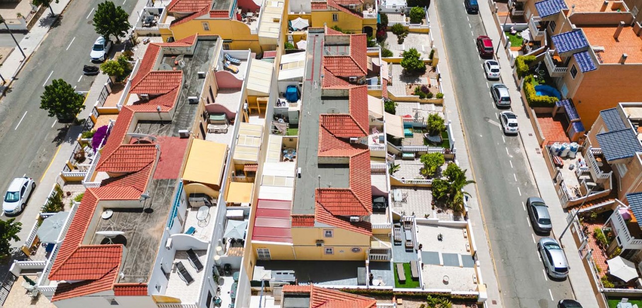 Herverkoop - Herenhuis -
Pinar de Campoverde - Pinar de Campoverde - Village