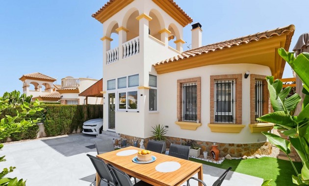 Herverkoop - Detached Villa -
Pinar de Campoverde - Pinar de Campoverde - Village