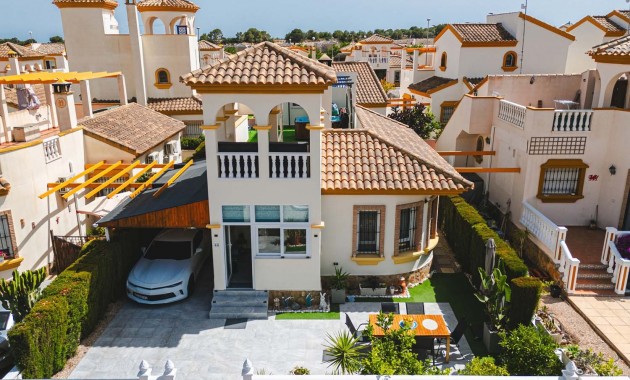 Herverkoop - Detached Villa -
Pinar de Campoverde - Pinar de Campoverde - Village