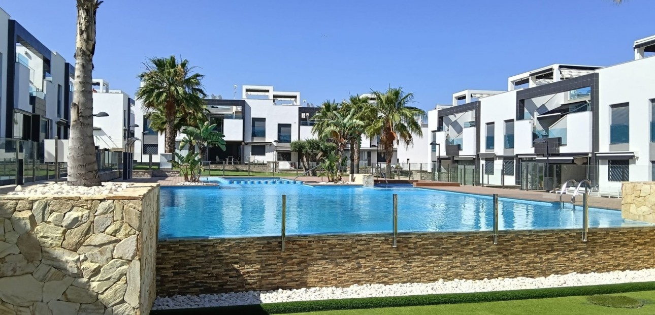 Herverkoop - Appartement / flat -
Orihuela Costa - Punta Prima