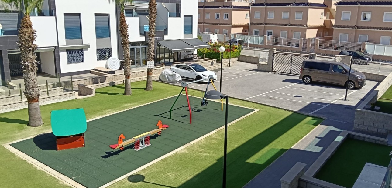 Herverkoop - Appartement / flat -
Orihuela Costa - Punta Prima