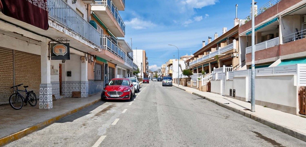 Herverkoop - Bungalow -
Torre de La Horadada - Torre de La Horadada - Town