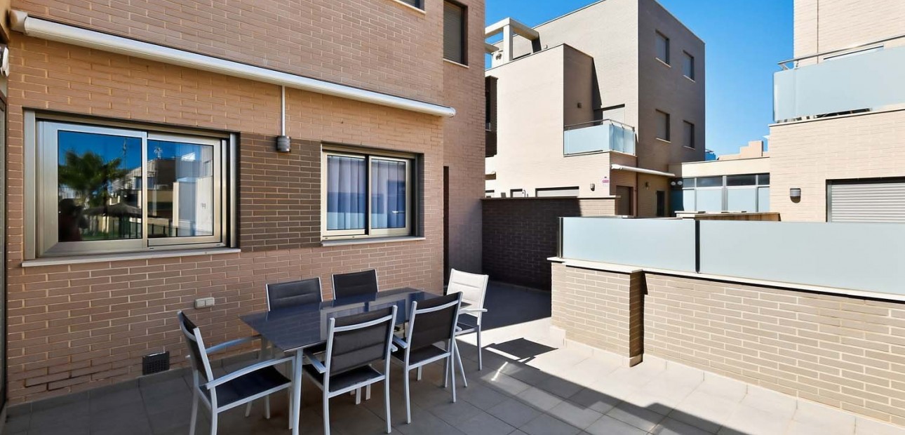 Herverkoop - Appartement / flat -
Torre de La Horadada - Torre de La Horadada - Town