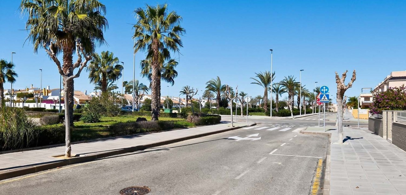 Herverkoop - Appartement / flat -
Torre de La Horadada - Torre de La Horadada - Town