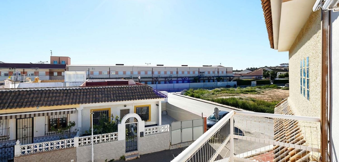 Herverkoop - Herenhuis -
Los Alcázares - Los Narejos