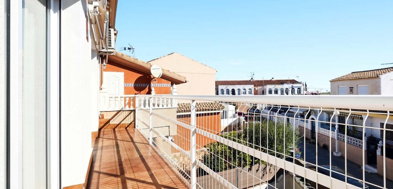 Herverkoop - Herenhuis -
Los Alcázares - Los Narejos